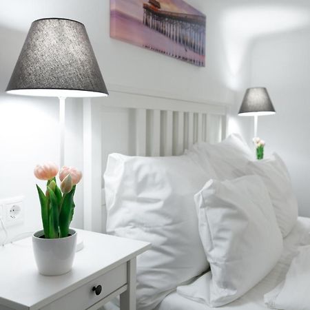 Sleek Minimalist Studio At Inner City Budapest Kültér fotó