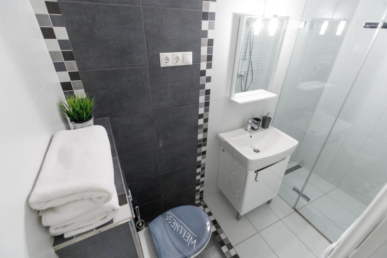 Sleek Minimalist Studio At Inner City Budapest Kültér fotó