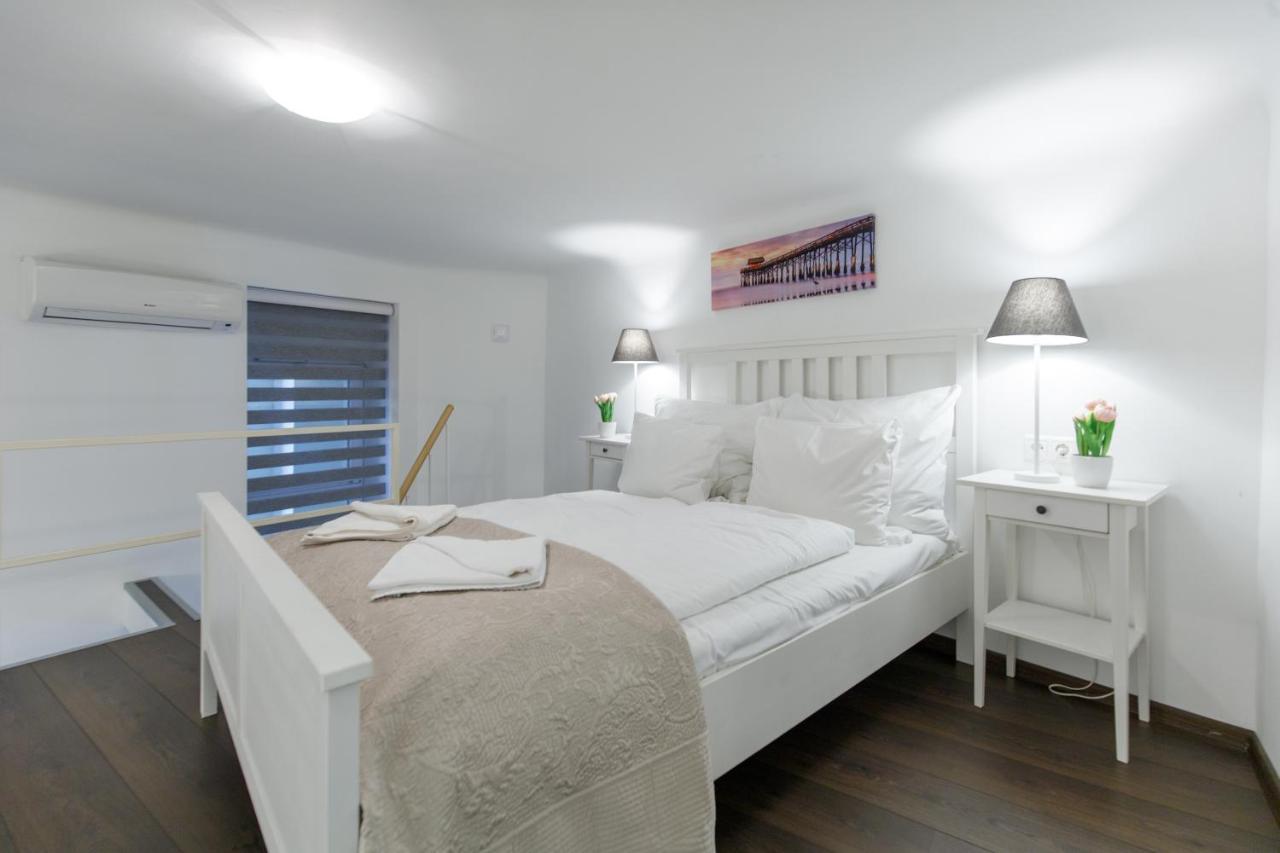 Sleek Minimalist Studio At Inner City Budapest Kültér fotó