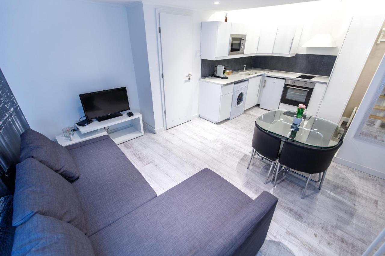 Sleek Minimalist Studio At Inner City Budapest Kültér fotó