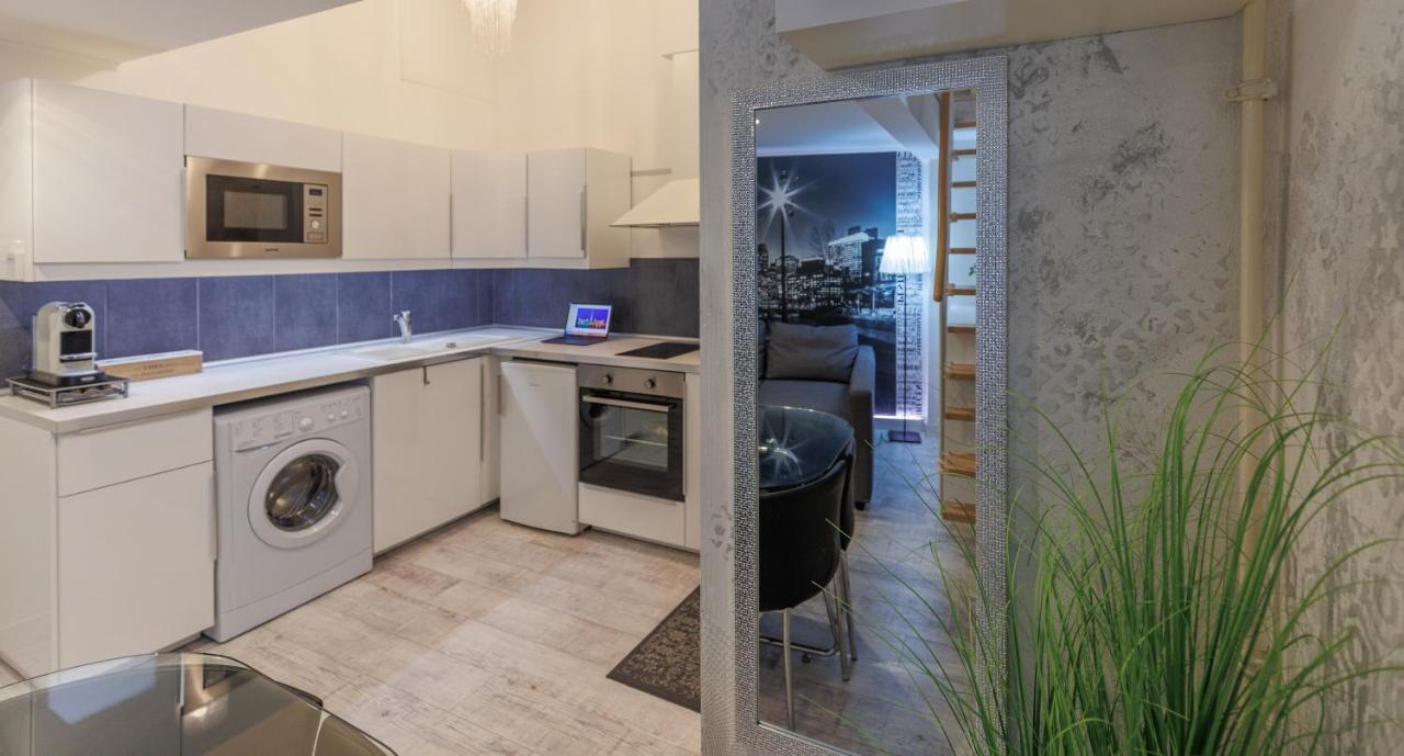 Sleek Minimalist Studio At Inner City Budapest Kültér fotó