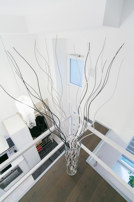 Sleek Minimalist Studio At Inner City Budapest Kültér fotó