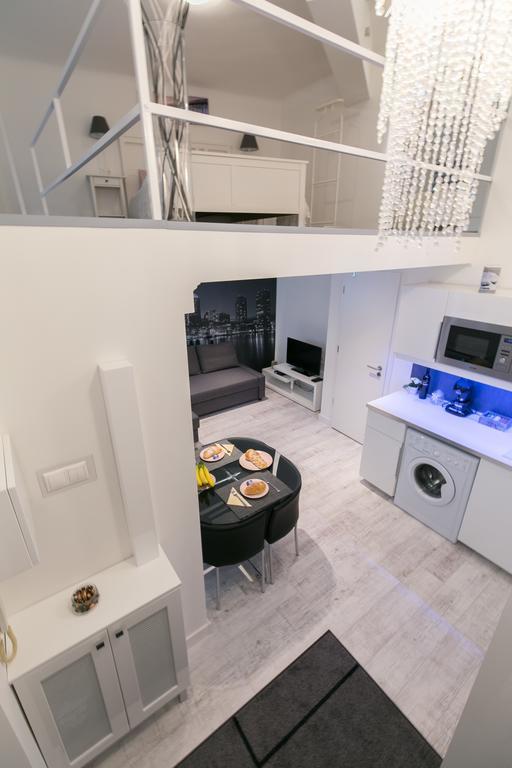 Sleek Minimalist Studio At Inner City Budapest Kültér fotó
